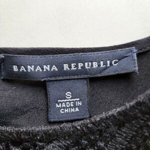 Banana Republic Silk Blouse; Size S